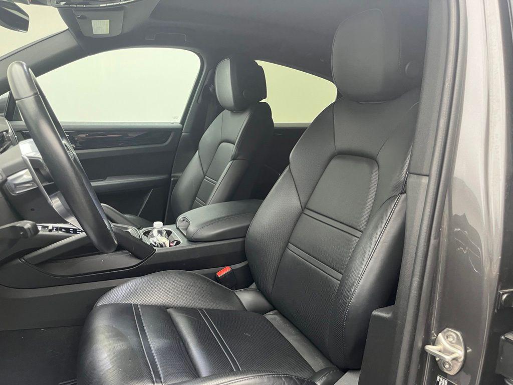 صورة 10 لـ 2022 Porsche CAYENNE