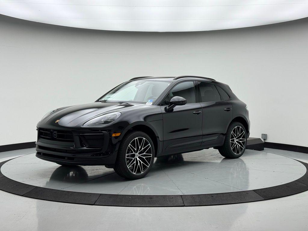 صورة 1 لـ 2026 Porsche MACAN