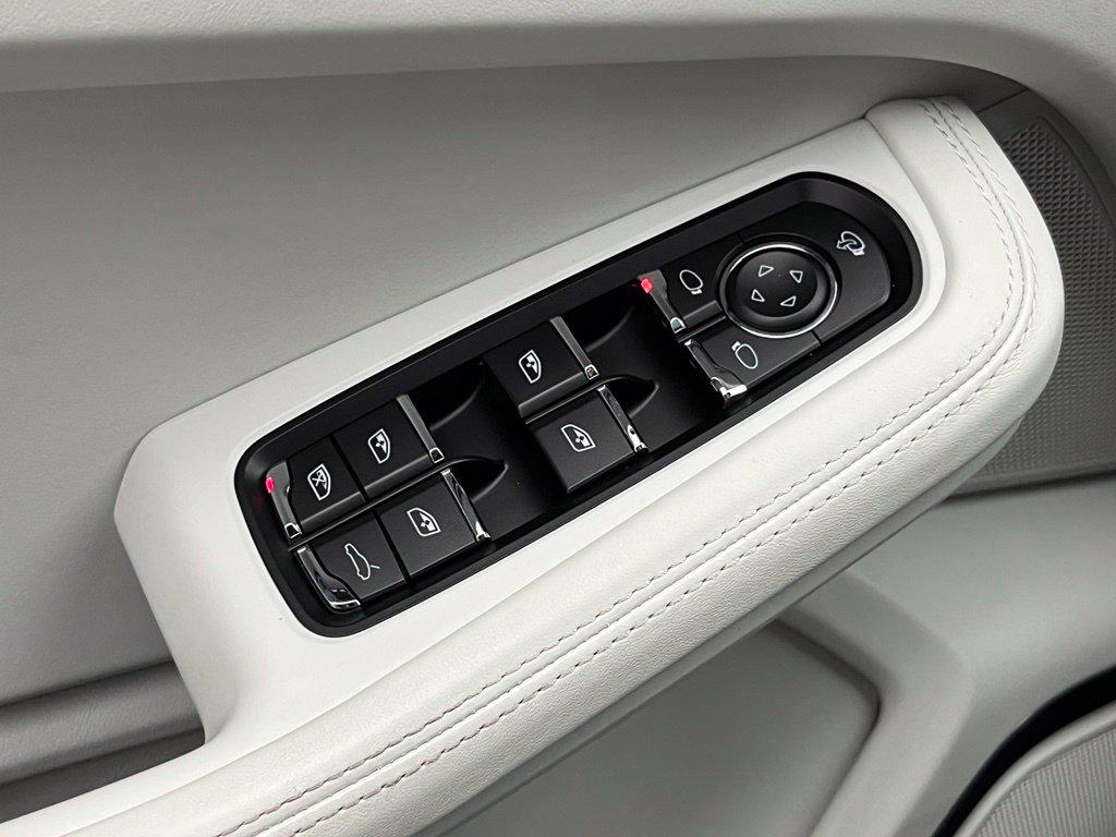 صورة مصغرة 32 لـ 2023 Porsche MACAN MACAN GTS
