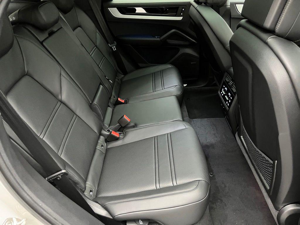 2026 Porsche CAYENNE S 缩略图 26