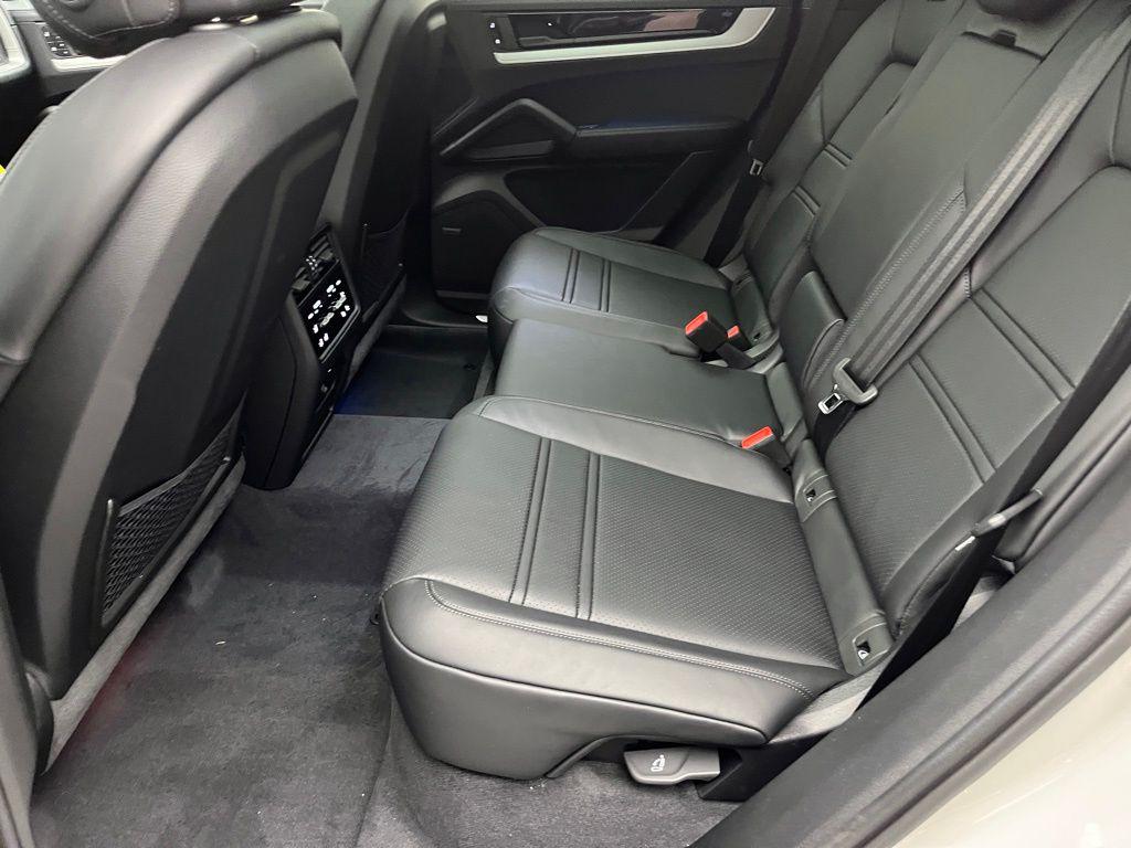 2026 Porsche CAYENNE S 缩略图 24