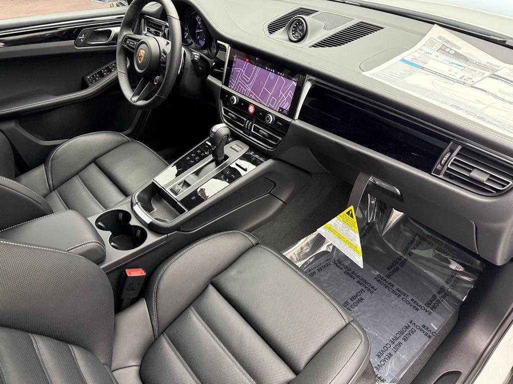 2026 Porsche MACAN — миниатюра 30