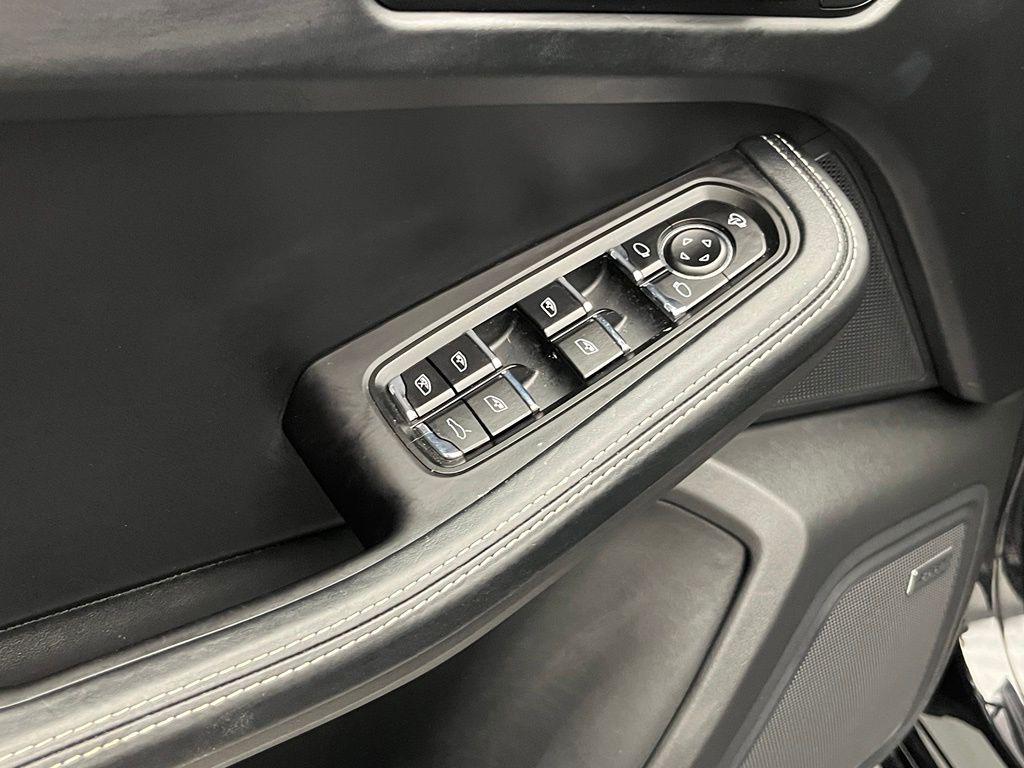 صورة مصغرة 37 لـ 2024 Porsche MACAN MACAN GTS