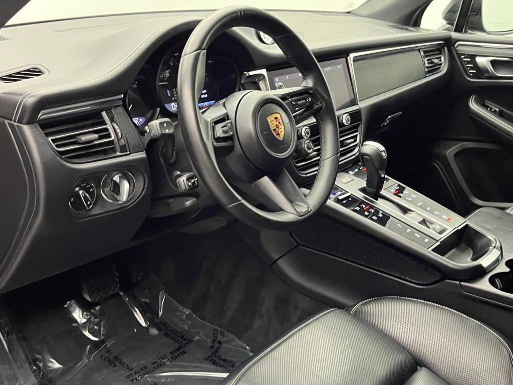صورة 4 لـ 2024 Porsche MACAN MACAN GTS