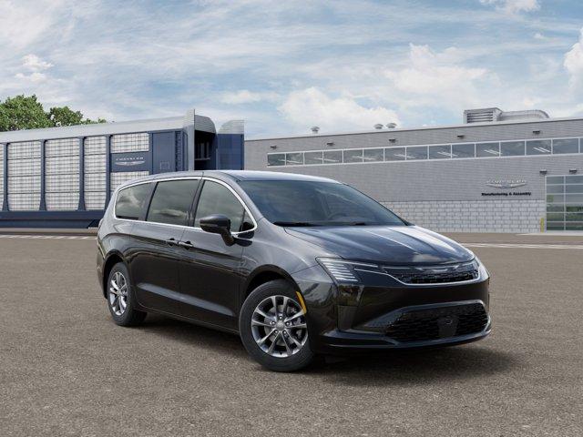 New 2027 Chrysler Pacifica SELECT