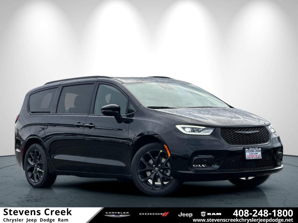 New 2026 Chrysler Pacifica Select AWD