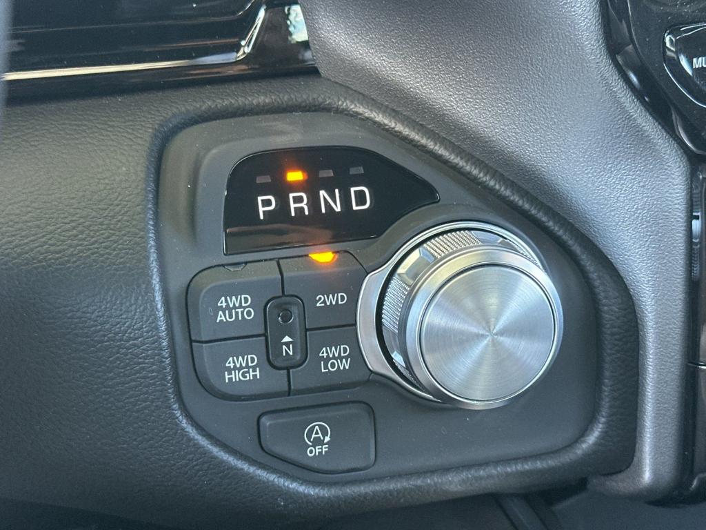2026 RAM 1500 LARAMIE thumbnail 21