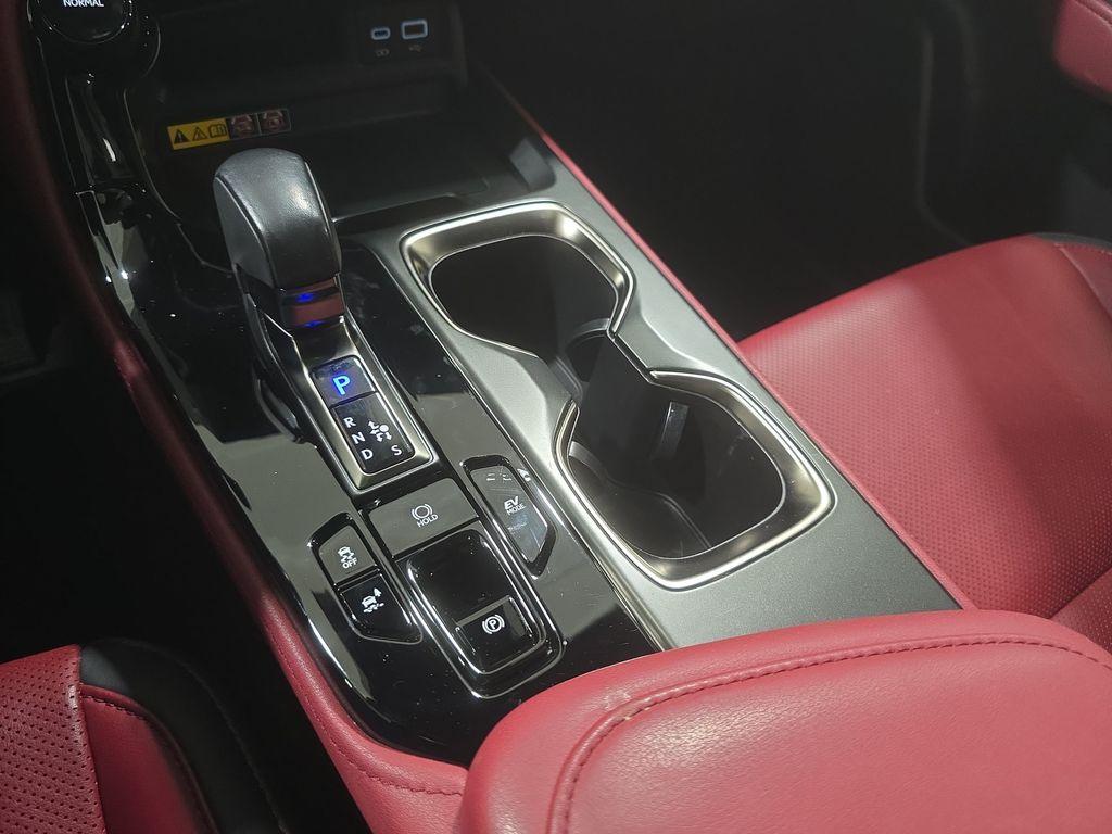 2025 Lexus NX 350H BASE — фото 17