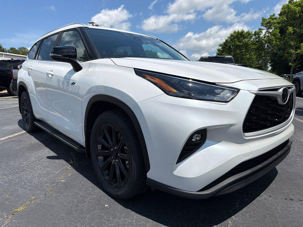 New 2026 Toyota Highlander XLE