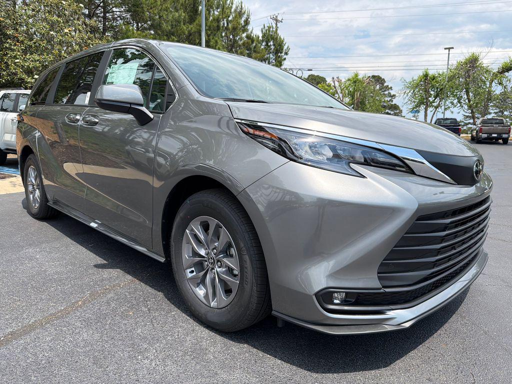 New 2026 Toyota Sienna XLE