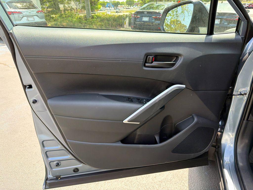 TOYOTA COROLLA CROSS - 10