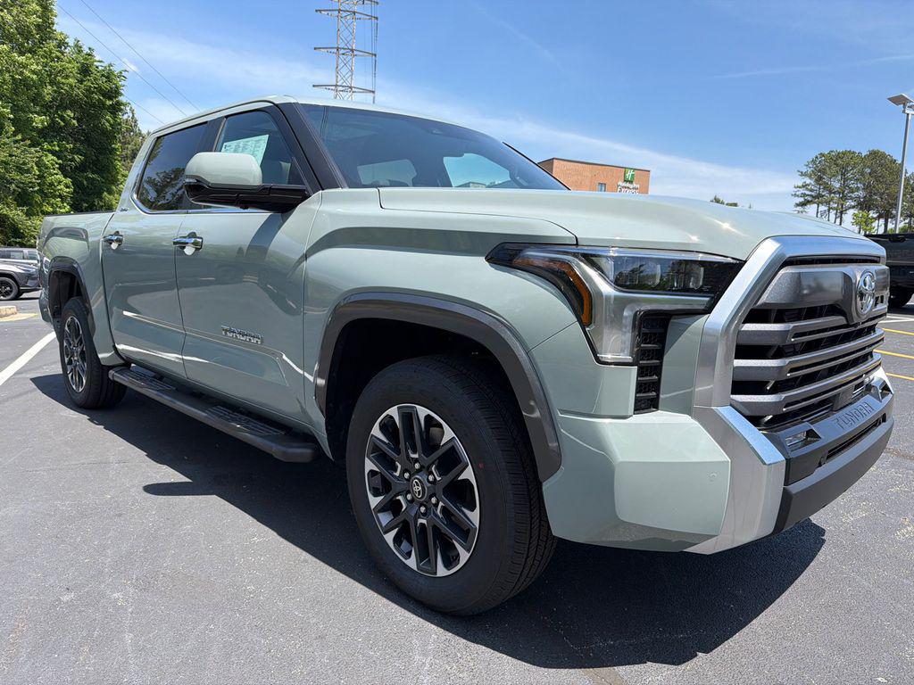 TOYOTA TUNDRA - 1