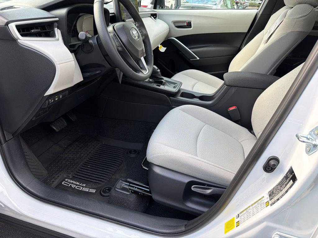 TOYOTA COROLLA CROSS - 9