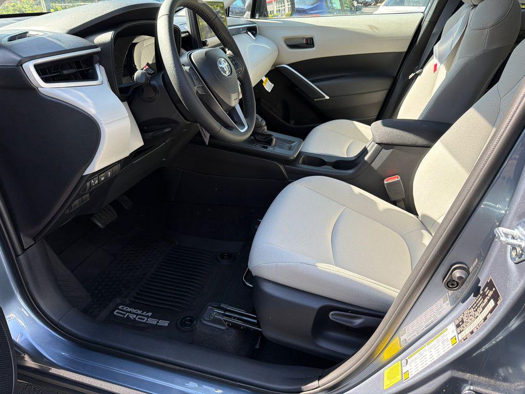 TOYOTA COROLLA CROSS - 9