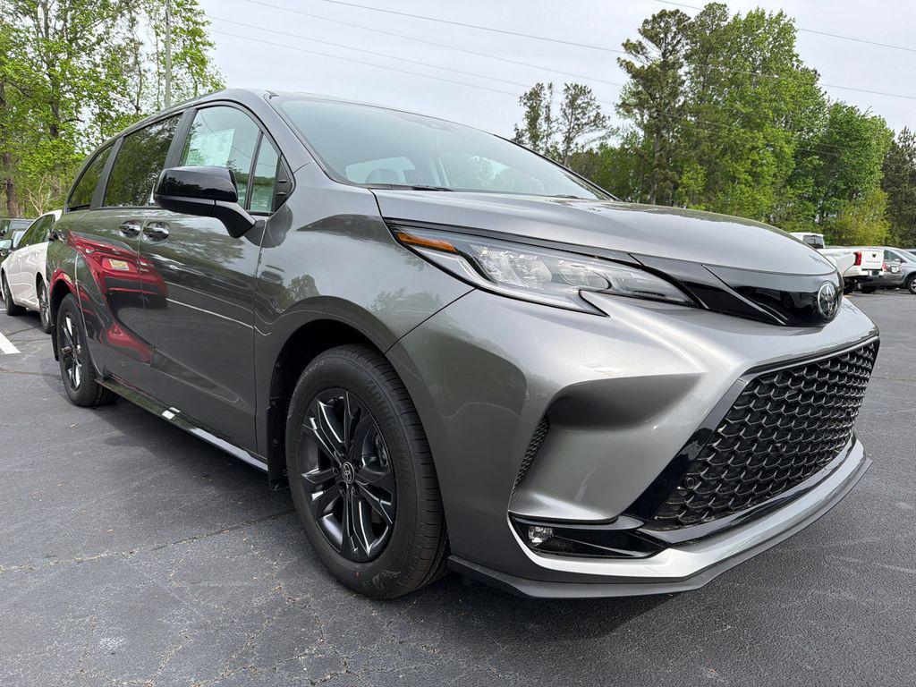 New 2026 Toyota Sienna XSE 7 Passenger