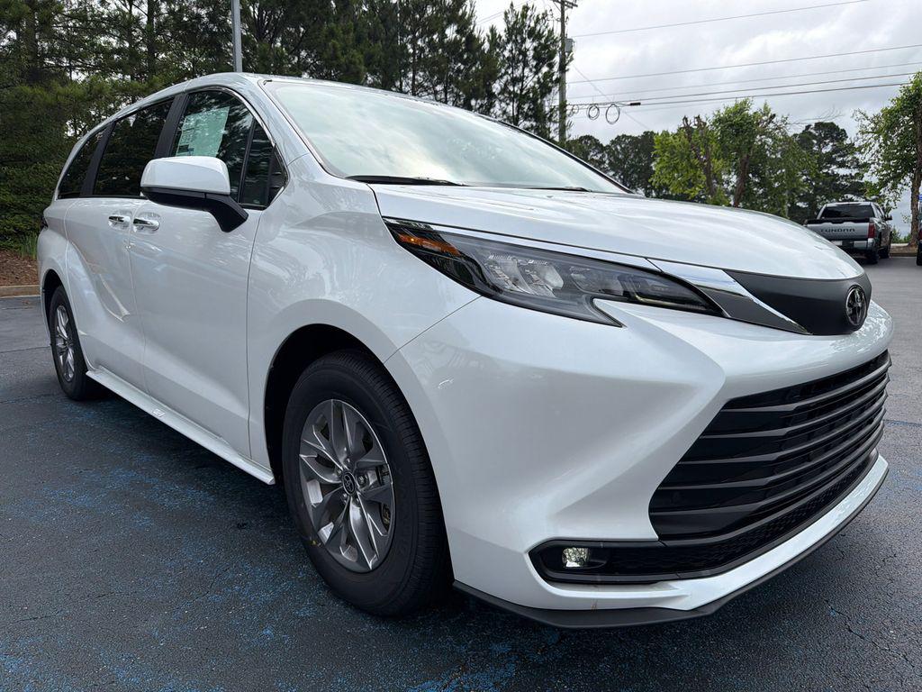 New 2026 Toyota Sienna XLE