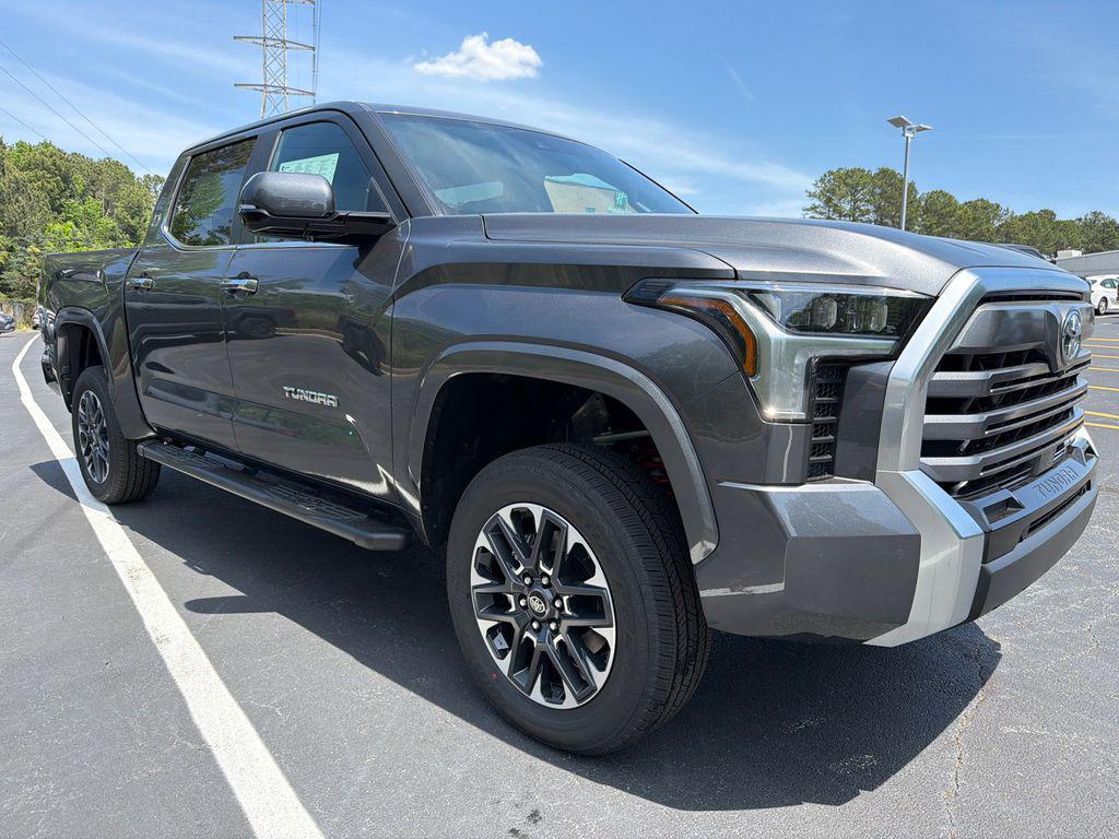 TOYOTA TUNDRA - 1