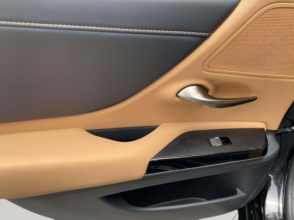 صورة مصغرة 11 لـ 2023 Lexus ES 350 BASE