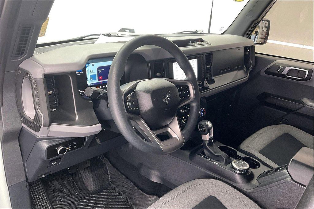 صورة مصغرة 14 لـ 2023 FORD BRONCO BASE