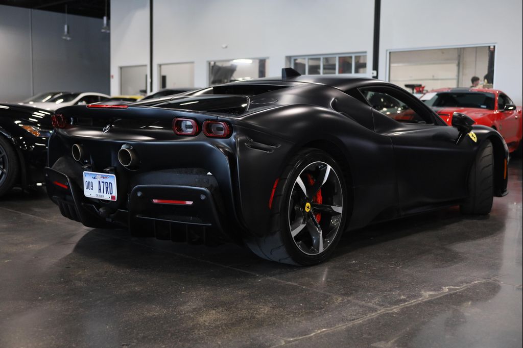 2022 Ferrari SF90 STRADALE BASE — фото 6
