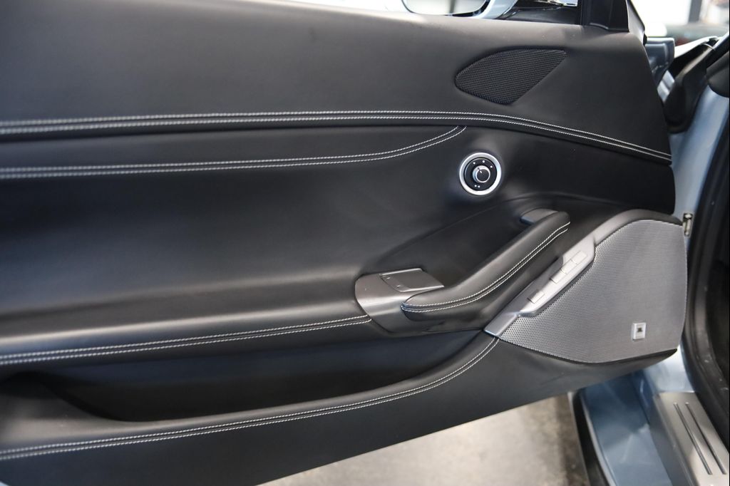 صورة مصغرة 14 لـ 2022 Ferrari PORTOFINO M BASE