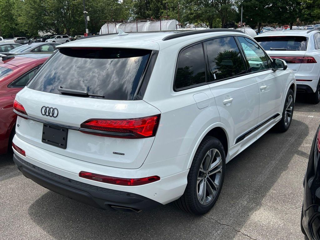 صورة 2 لـ 2026 AUDI Q7 45 PREMIUM