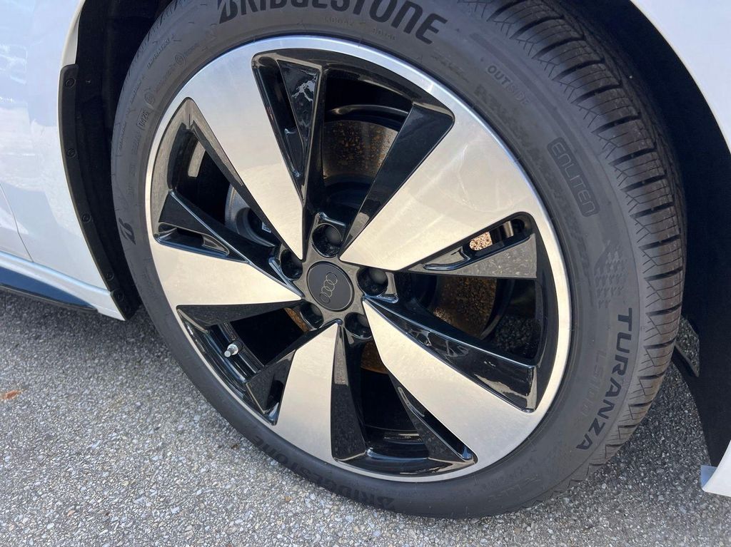 صورة 8 لـ 2026 AUDI A5 PREMIUM PLUS TFSI QUATTRO S TRONIC