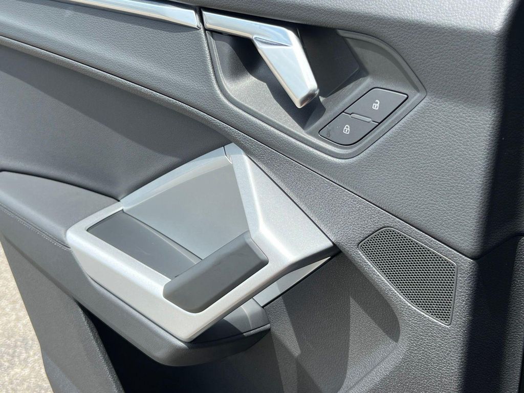 صورة 35 لـ 2023 AUDI Q3 45 S LINE PREMIUM PLUS