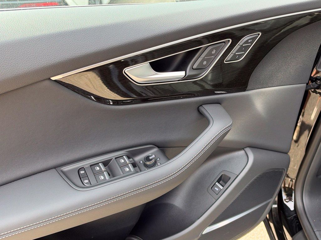 صورة مصغرة 13 لـ 2027 AUDI Q8 55 PRESTIGE