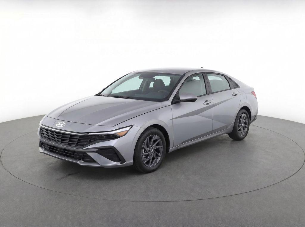 New 2026 Hyundai ELANTRA SE