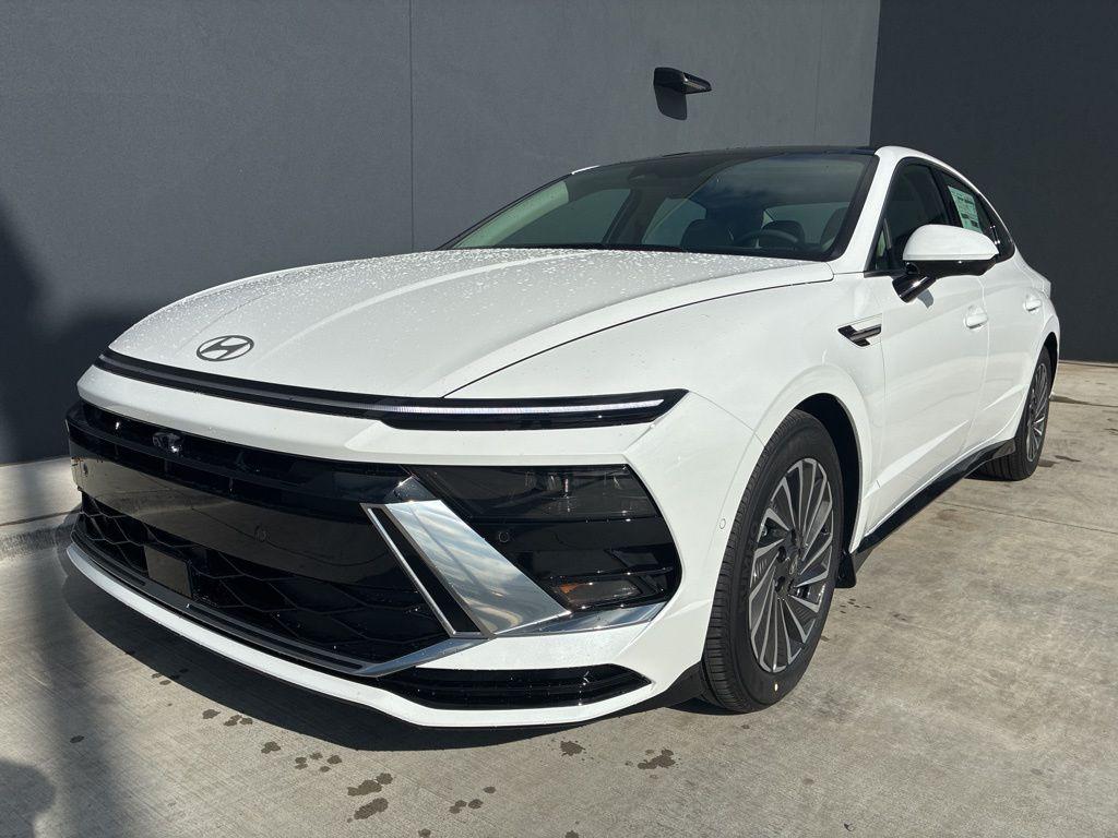 New 2026 Hyundai SONATA Hybrid Limited