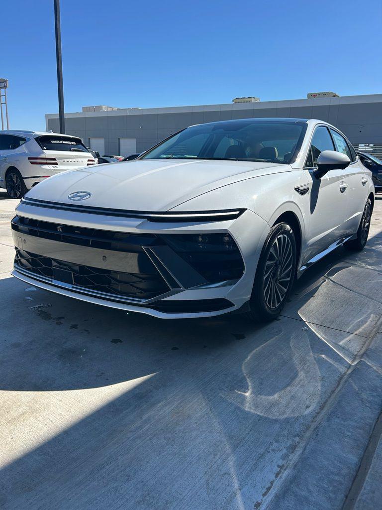 New 2026 Hyundai SONATA Hybrid Limited