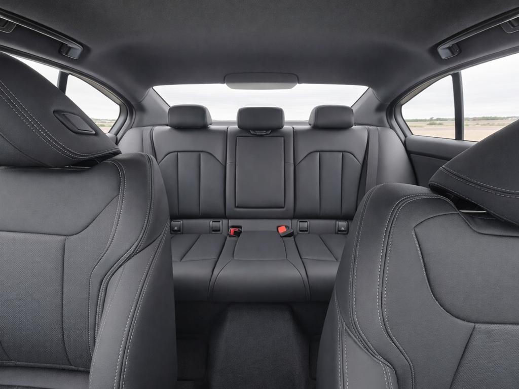2025 BMW 330 XDRIVE 缩略图 14