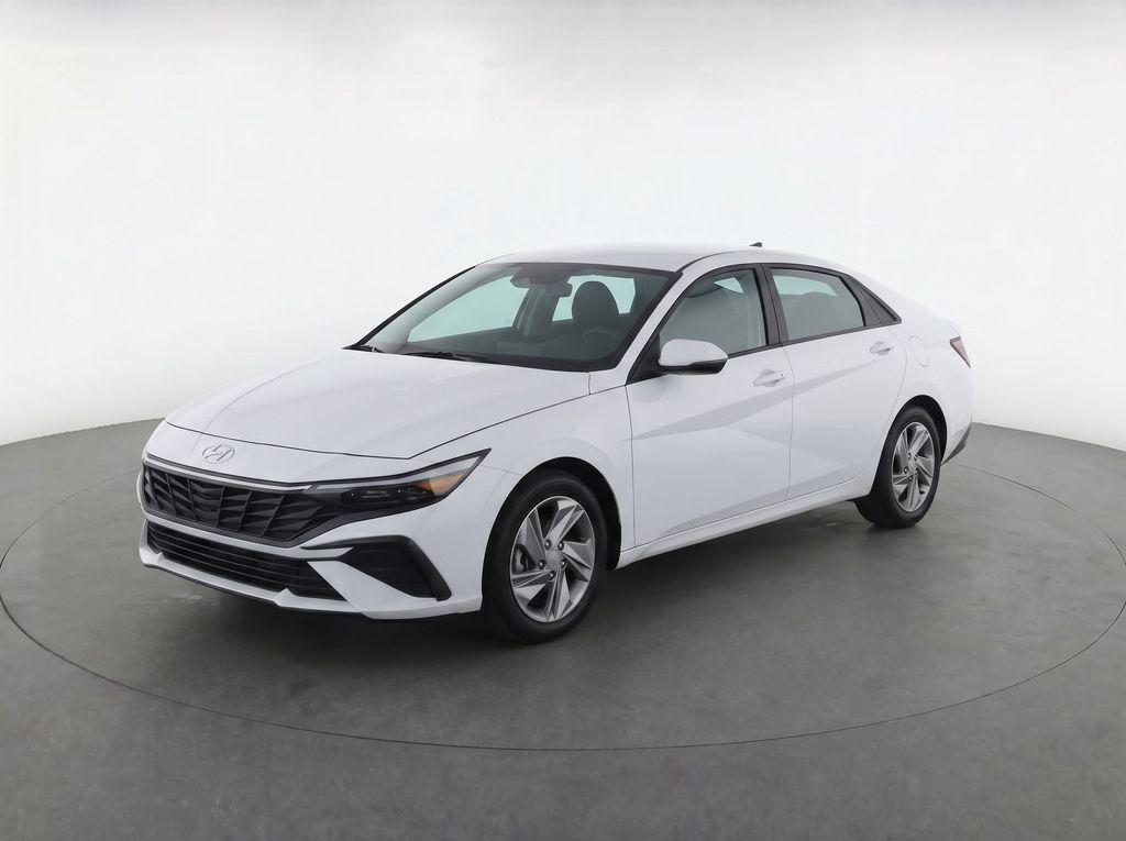 New 2026 Hyundai ELANTRA SE