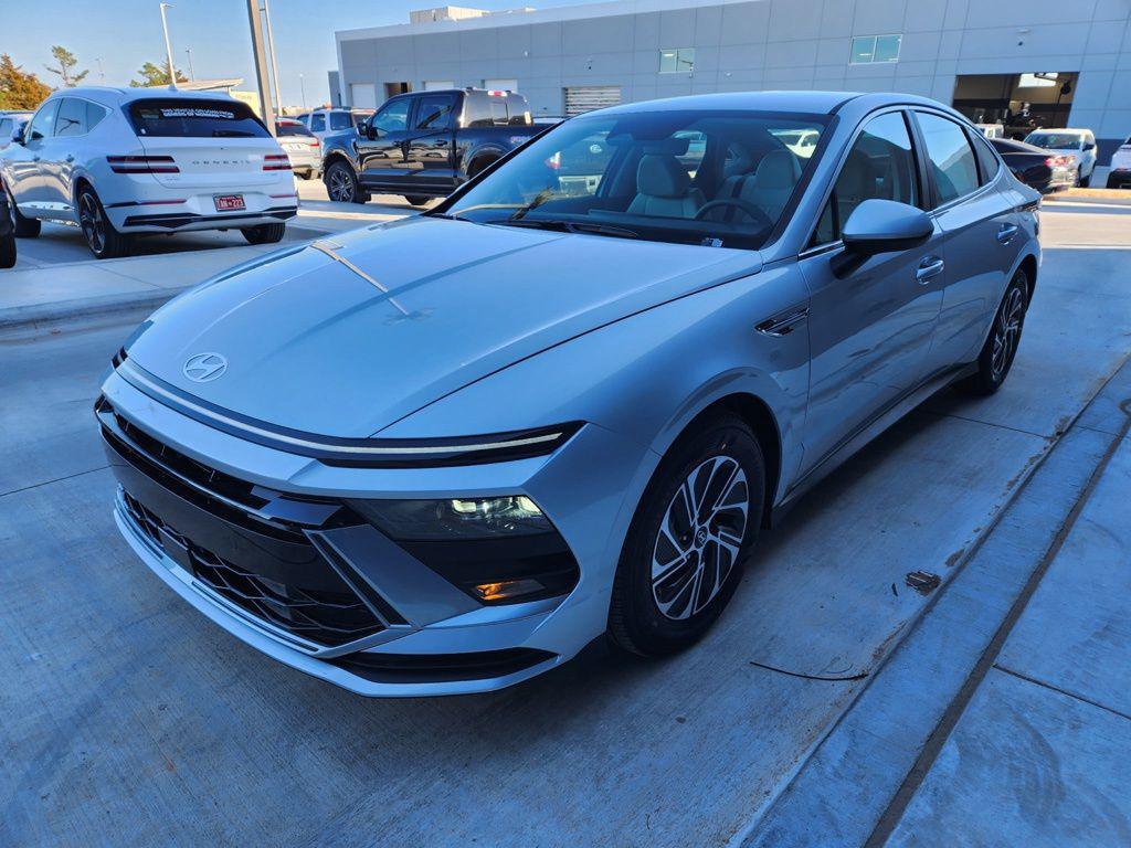 New 2026 Hyundai SONATA Hybrid Base