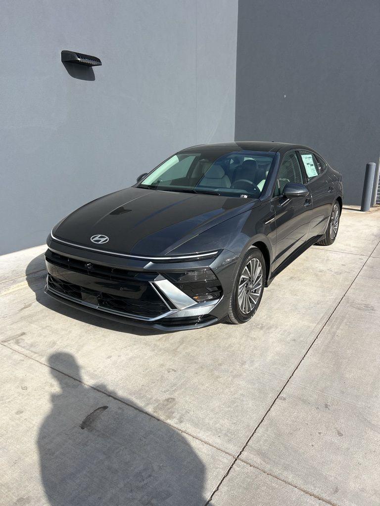 New 2026 Hyundai SONATA Hybrid Limited