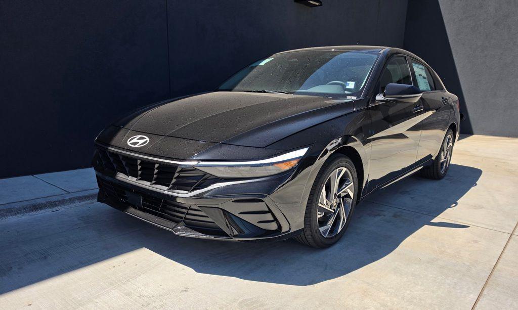 New 2026 Hyundai ELANTRA Limited
