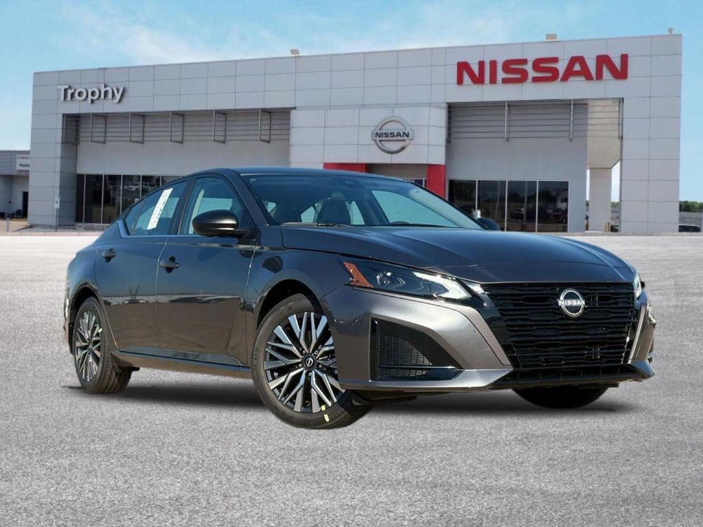 New 2026 Nissan Altima SV FWD