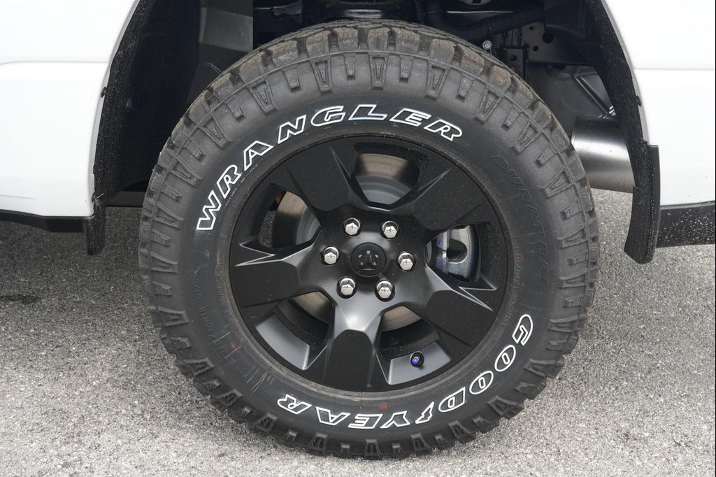 2026 RAM 1500 WARLOCK CREW CAB 4X4 5'7' BOX — миниатюра 11