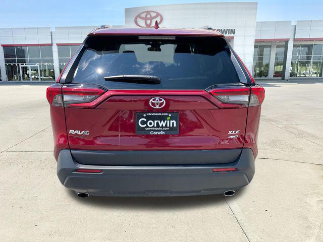 2025 Toyota RAV4 XLE 照片 4