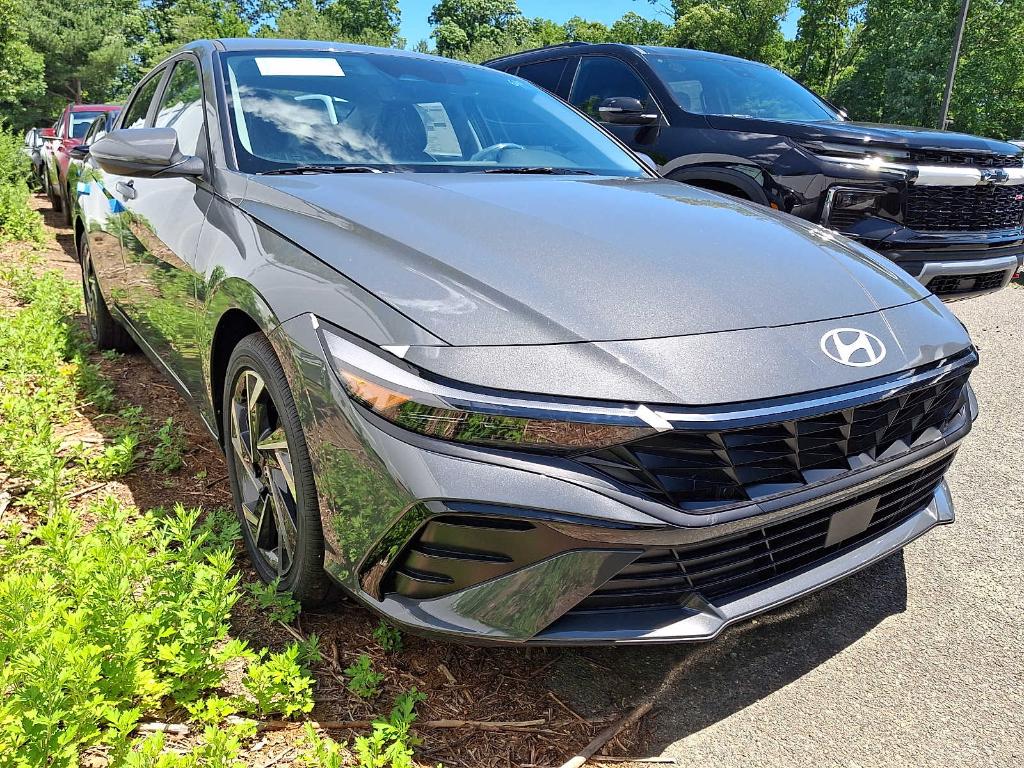 New 2026 Hyundai ELANTRA Limited