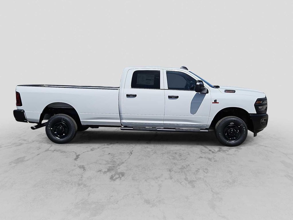 صورة 9 لـ 2026 RAM 2500 TRADESMAN CREW CAB 4X4 8' BOX