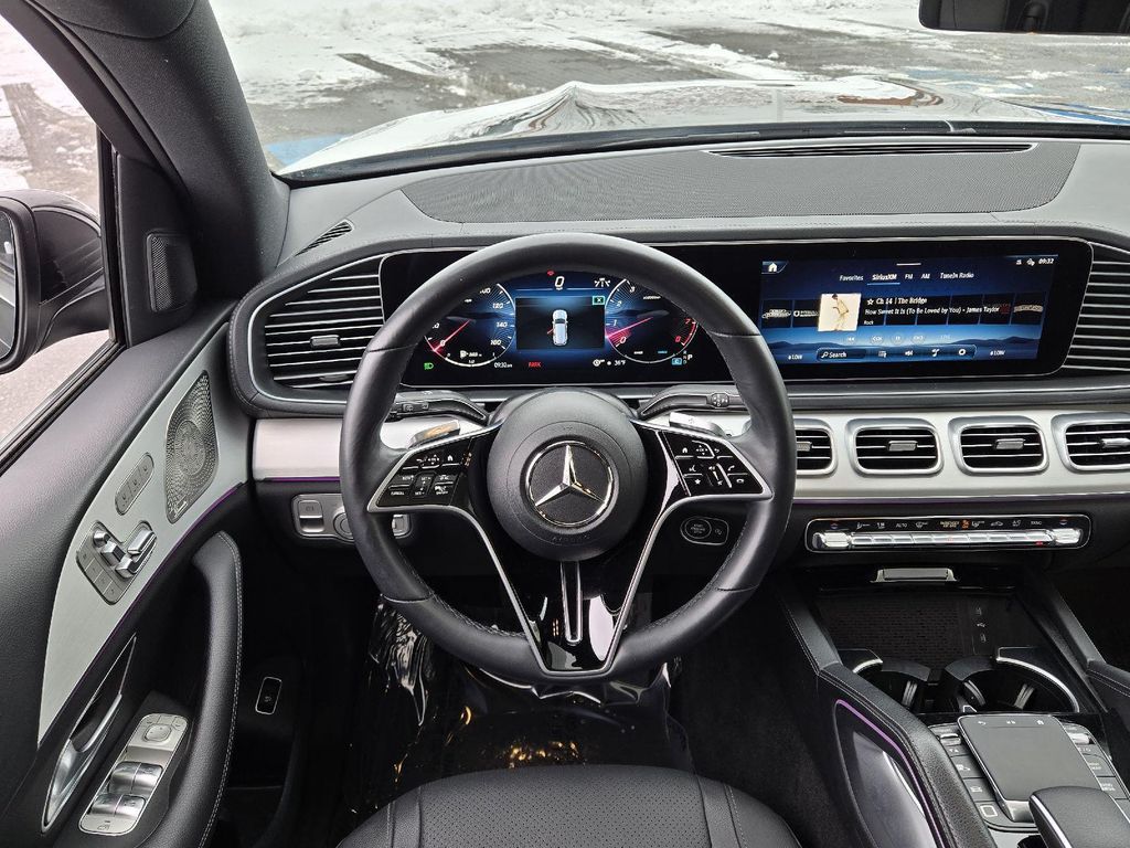 MERCEDES-BENZ GLS - 10