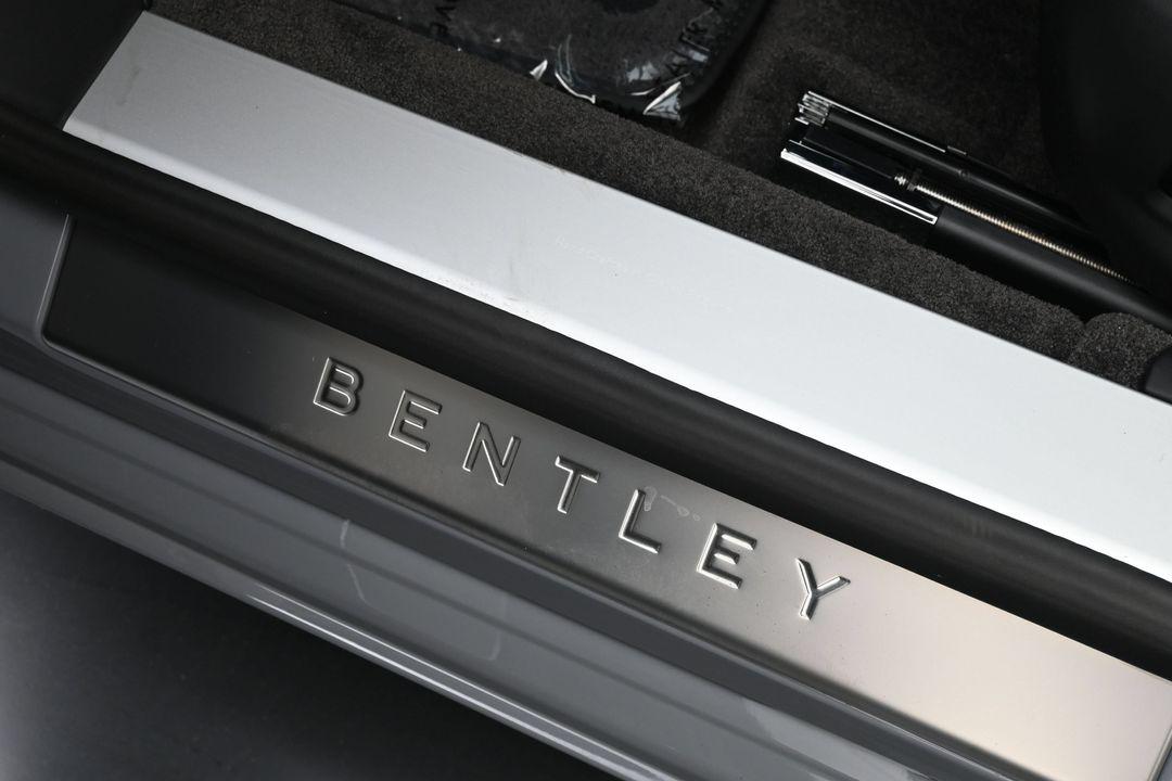 2026 Bentley FLYING SPUR — миниатюра 25