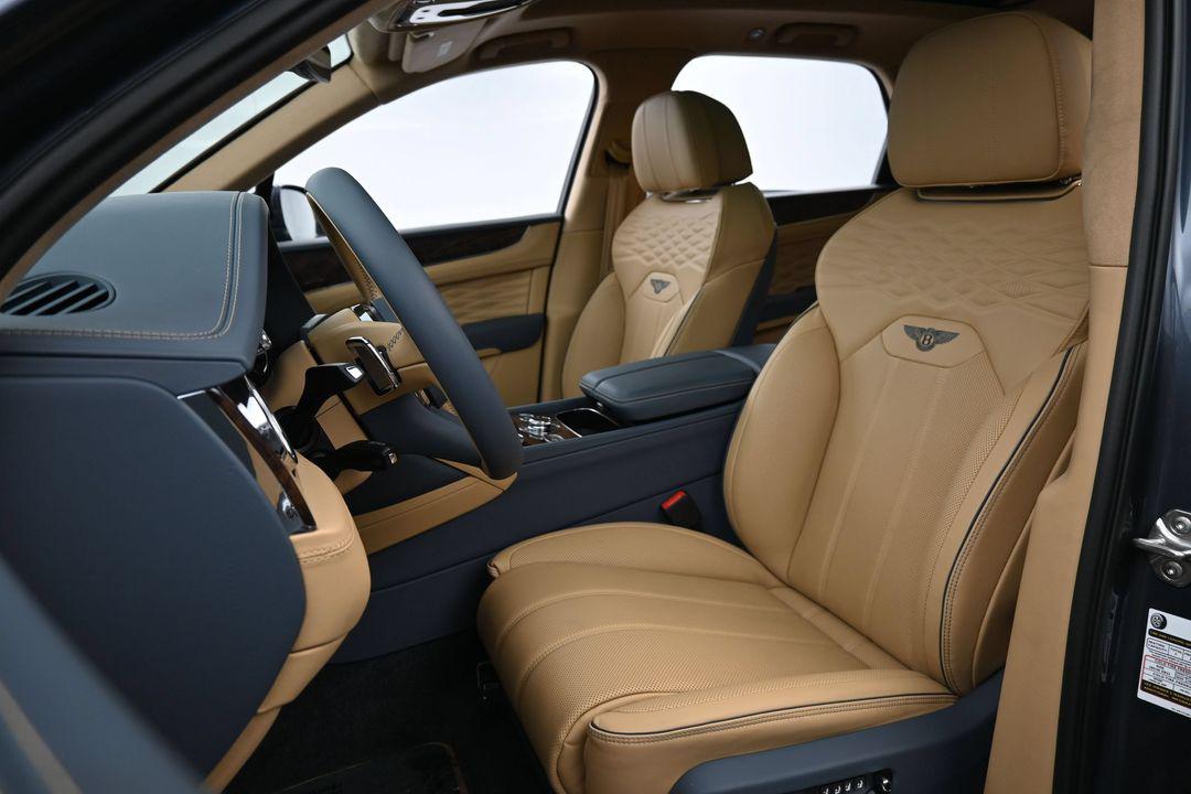 2026 Bentley BENTAYGA AZURE 缩略图 18