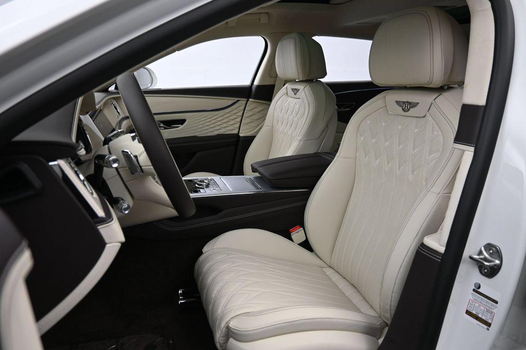 صورة 4 لـ 2026 Bentley FLYING SPUR AZURE
