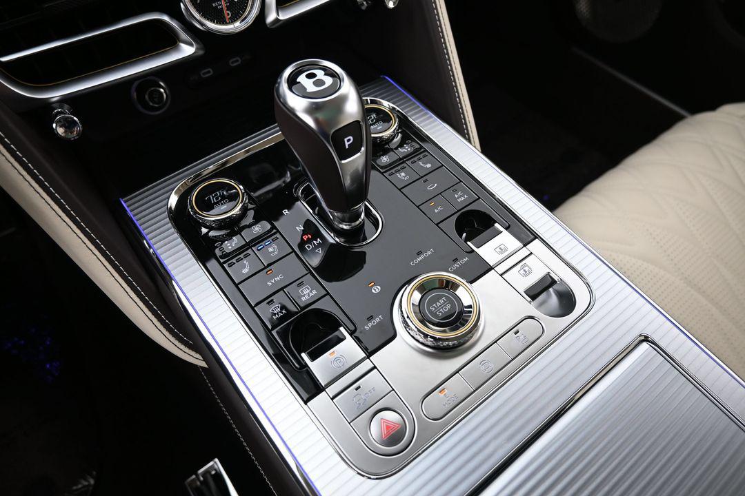صورة مصغرة 24 لـ 2026 Bentley FLYING SPUR AZURE