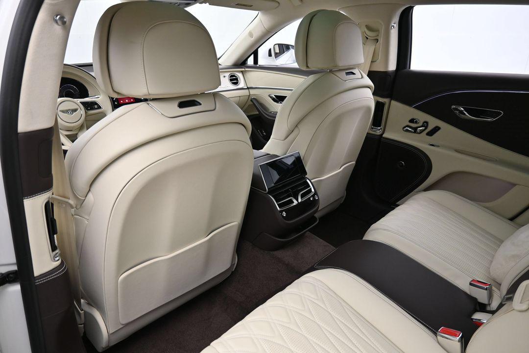 صورة مصغرة 17 لـ 2026 Bentley FLYING SPUR AZURE