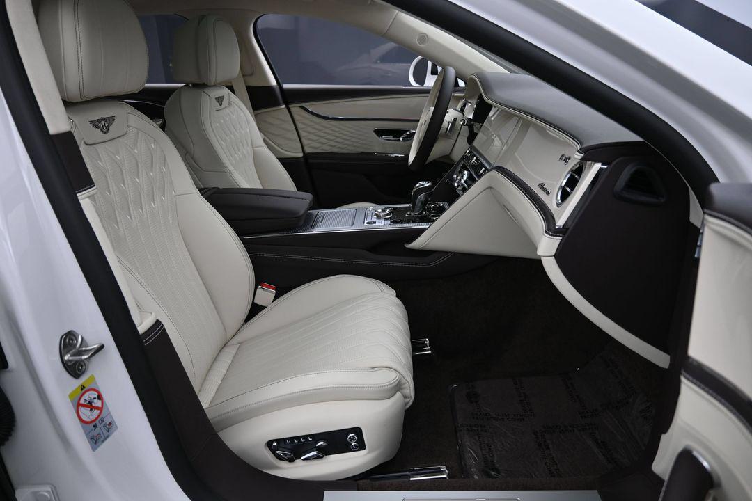 صورة مصغرة 28 لـ 2026 Bentley FLYING SPUR AZURE