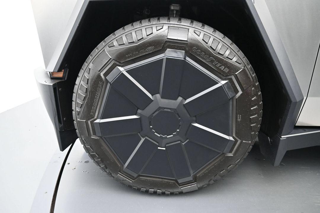 2024 Tesla CYBERTRUCK CYBERBEAST photo 13